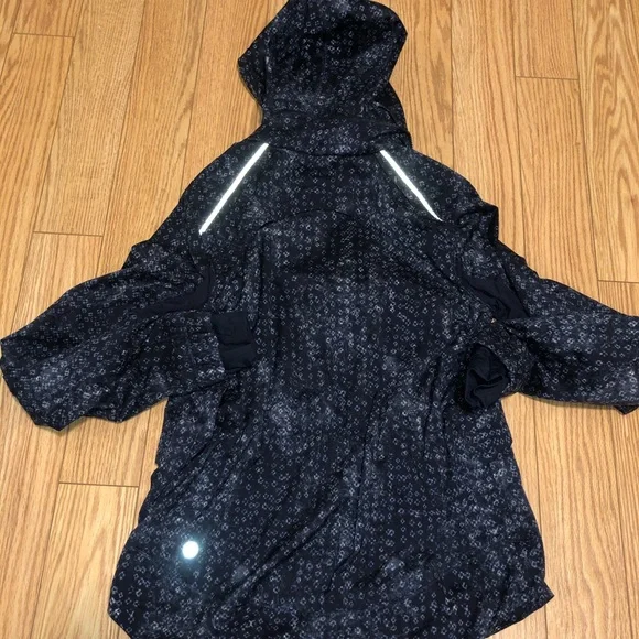 Lululemon Jacket - Picture 6 of 6